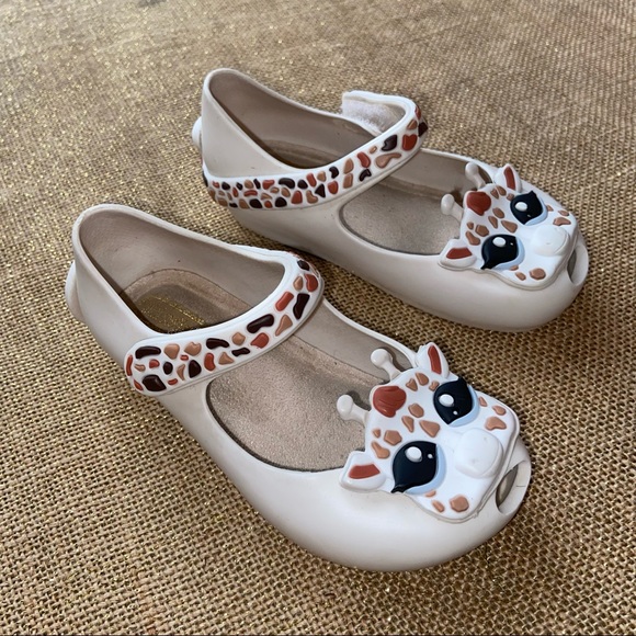 Mini Melissa Other - Mini Melissa Giraffe shoes in cream/brown size 7